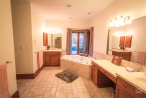 Raspberry Hill Bed & Breakfast at the edge of Ames - Image 3