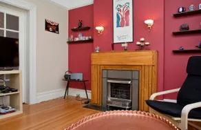 Classic 2BR/1BA Apt - Image 5