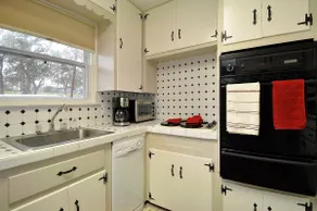 Hot Spot!! Lake View, by Hula Hut!! Entire Duplex. - Image 2