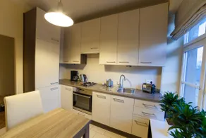Place 4 You - No. 8B (with a view of the Small Market Square) - Image 3