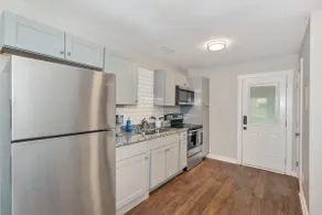 Furnished Apartment Near Redstone Gate 8 - Image 3