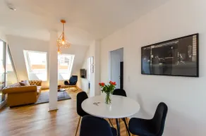 Elegant Penthouse in urban Vienna with Balcony - Image 5