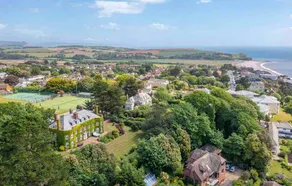 Watch Hill Huge Manor House on the coast, slps 21 - Image 4
