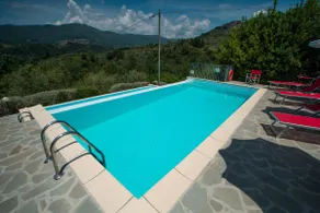 Luxuriöse Villa mit privatem Infinity-Pool und herrlichem Blick auf die umliegenden Hügel - Image 3