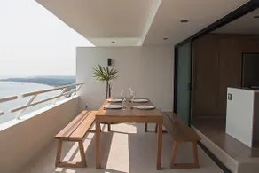 2BR Beachfront Resort Apartment w Sea View Hot Tub - Image 4