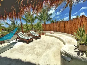 Private house & garden - Image 2