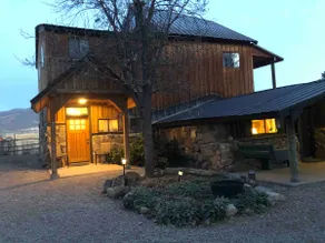 Romantic. Spacious, Mountain View - Image 4
