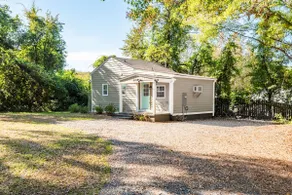 4bd/3bth Combined Cape Cod & Cottage | 5 Min to RH - Image 2