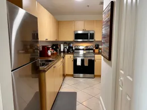 Renovated! Look at this 1/1 fabulous apartment! - Image 5