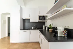 Spacious 2BR Near Attractions by HM - Image 4