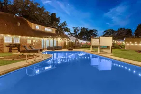Whimsy Retreat*pool*5BRs*10 Beds*3TVs*China town - Image 2