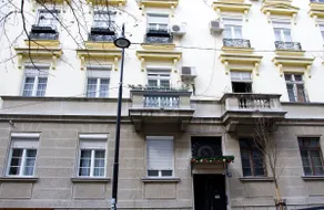 Crown Apartment - Your Royal Stay - Image 3