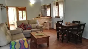 Family-friendly Ocean Apartment - Image 4