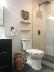2-Bedroom Bright & Fully Renovated Townhouse - Image 3