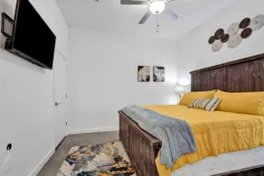 Downtown Memphis Loft! Walking distance from Beale street! Garage parking! - Image 3