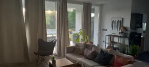 House with a pool - Image 4