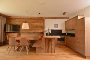 Large apartment with private terrace near the city - Image 2