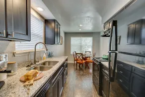 Carmen Campus-close 2bed luxury-4 - Image 5