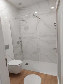 Modern and super equipped apartment in the center - Image 5