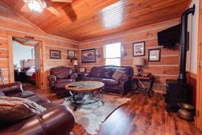 Roscoe Hillside Cabins-Buffalo Cabin - Image 4