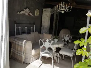 Charming house and private English garden - Image 4