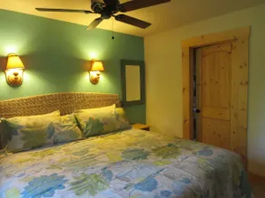 Secret Garden, king bed Cottage - Image 3