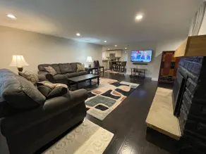 SUPER UPSCALE HAUS! - Image 2