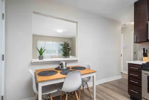 Cozy & Stylish Apartment w/Access to City or Burbs - Image 4