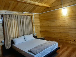 Melody-Wooden Cottage with Private Pool - Image 4