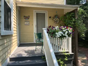 Fully furnished apt in downtown Evanston - Image 2
