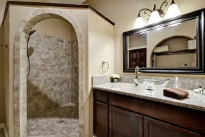 La Lucia at Messina Inn-Studio-Private Bathroom - Image 2