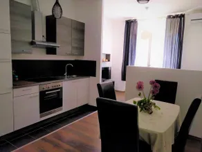 Sea-side apartment near Split, Airport, & Beaches! - Image 3
