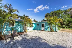 King bed. Pool. Daily rentals - Image 4