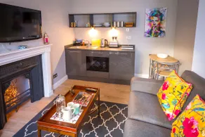 A CASA DA ESCOLA VELHA, ASCOT, BERKSHIRE - Image 3