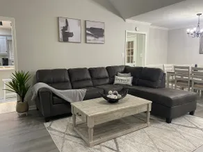 A sweet retreat in the cove… - Image 4