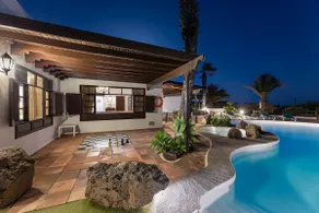 Classical villa with panoramic ocean views - Image 5