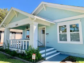Gå til TWU! Shiplap Cottage, Denton Square, UNT - Image 5