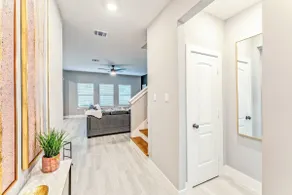 BRAND NEW 2022 🏡w/King🛌|Bond🔥|15m to✈️ & NASA🚀 - Image 5