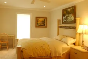 Private 3 Bed Guesthouse w parking & water filter - Image 4