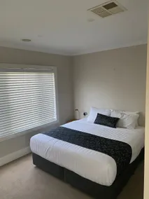 Central 4 Bedroom House - Image 5