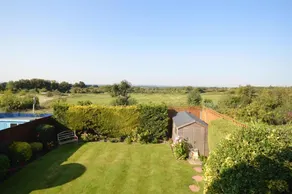 Lovekush Epsom Banstead Surrey. Views over London - Image 4