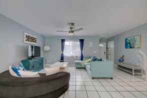 Stunning \"Nature Coast\"FL Salt-water Pool getaway - Image 4