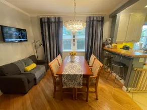 Entire 1st Floor Apt near O'Hare/ORD & Blue Line - Image 2