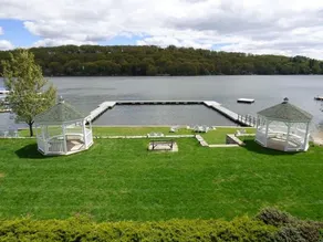 3 BR Lake House in Gated Candlewood Lake Community - Image 4