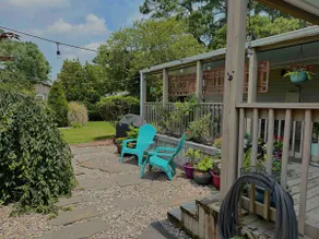 Hilltop Bungalow - Guest Suite with Backyard Oasis - Image 4