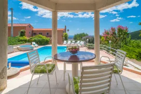 Villa Klara with 72 sqm pool and view on Split and islands - Image 2