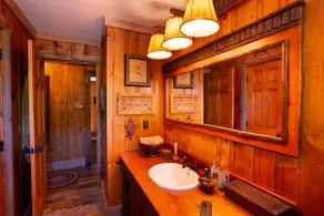 Boone's Cabin - Image 5