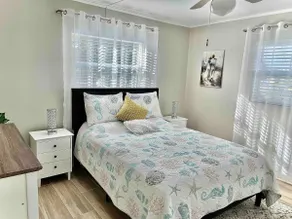 Lovely 2 bedroom, 2 bath condo near water - Image 3