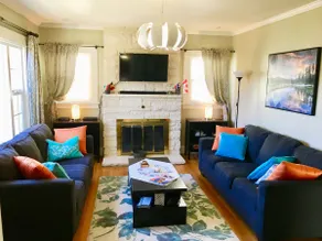 Charming Bungalow with A/C - Image 2
