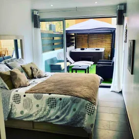 Cap Paradise Jacuzzi suite in the heart of Cap d'Agde - Image 3